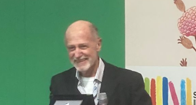 Giuseppe Ghinelli riceve il Premio NpL - sezione "Pasquale Causa"