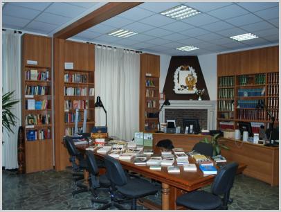 Immagine interno biblioteca